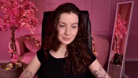 Snapshot of jackiebard chatting on 09.25.25 Jackie Byrd online show from 09.25.25