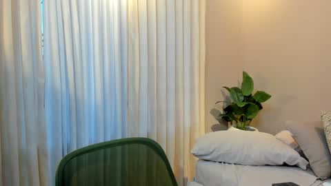 Jackson Bell online show from 12.18.24