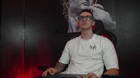 Snapshot of jacksonolsenn chatting on 11.14.25 Jackson Olsen online show from 11.14.25