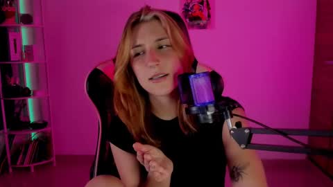 Snapshot of jacky_croft chatting on 01.09.25 Linda Sofia help me get to 100 thumbs up online show from 01.09.25