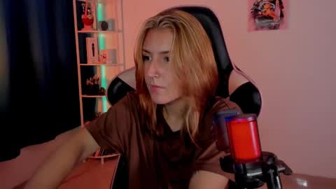 Snapshot of jacky_croft chatting on 01.11.25 Linda Sofia help me get to 100 thumbs up online show from 01.11.25