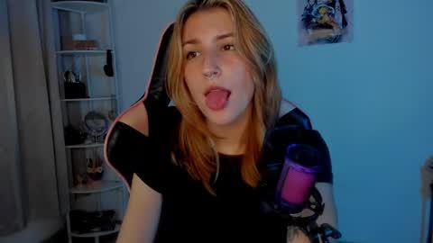 Snapshot of jacky_croft chatting on 02.10.25 Linda Sofia help me get to 100 thumbs up online show from 02.10.25