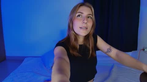 Snapshot of jacky_croft chatting on 03.08.25 Linda Sofia help me get to 100 thumbs up online show from 03.08.25