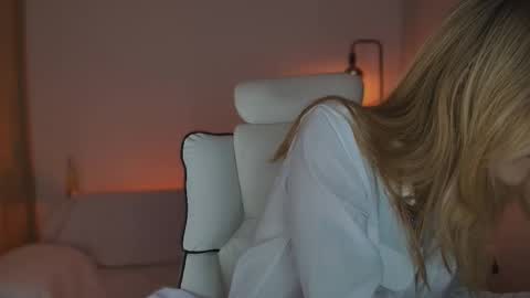 Snapshot of jacky_croft chatting on 09.19.25 Linda Sofia help me get to 100 thumbs up online show from 09.19.25