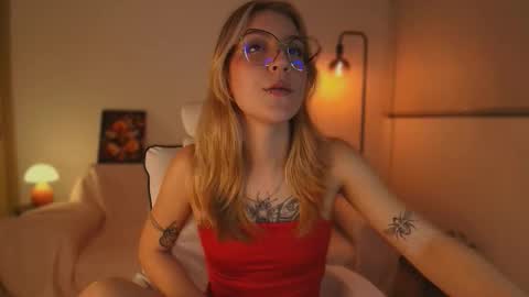 Snapshot of jacky_croft chatting on 10.12.25 Linda Sofia help me get to 100 thumbs up online show from 10.12.25