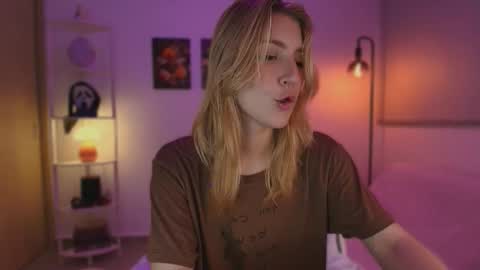 Snapshot of jacky_croft chatting on 10.31.25 Linda Sofia help me get to 100 thumbs up online show from 10.31.25