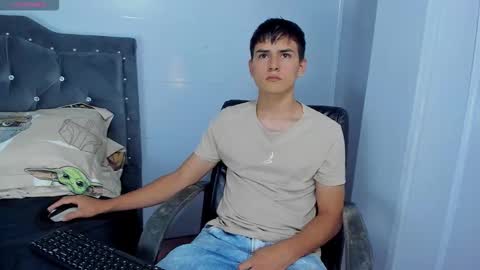 Snapshot of jacobb_lee chatting on 11.24.25 Jacob Lee online show from 11.24.25