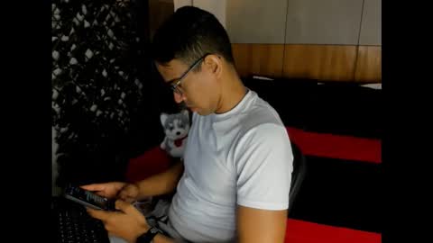 Snapshot of jacobdraven chatting on 12.20.25 jacobdraven online show from 12.20.25