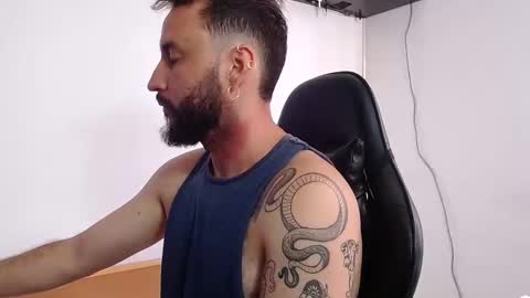 Snapshot of jacobkingd chatting on 10.30.25 jacobkingd online show from 10.30.25