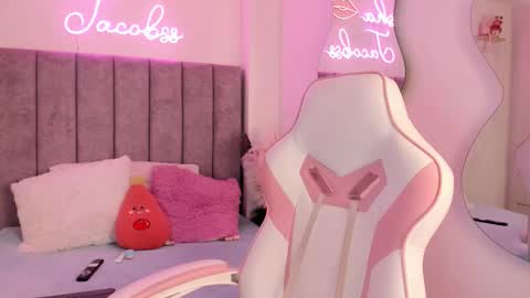 Snapshot of jacobss_gh chatting on 11.03.25 JACOBSS online show from 11.03.25