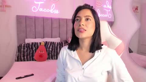 Snapshot of jacobss_gh chatting on 11.08.25 JACOBSS online show from 11.08.25