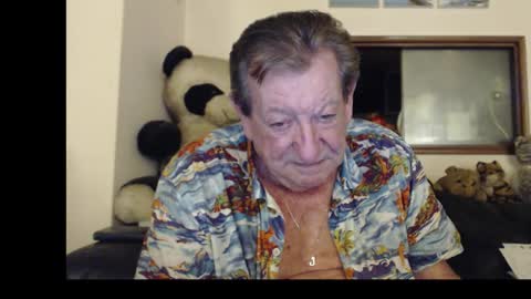 Snapshot of jacques_de_france chatting on 11.25.25 Jacques online show from 11.25.25