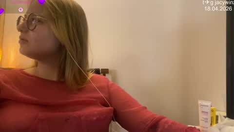 Snapshot of jacywinslat chatting on 04.18.26 jacywinslat online show from 04.18.26