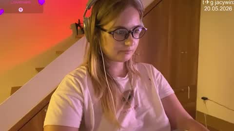 Snapshot of jacywinslat chatting on 05.20.26 jacywinslat online show from 05.20.26