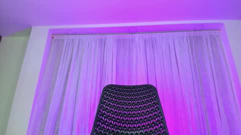 Snapshot of jaddyk_ chatting on 12.01.25 JADDYK online show from 12.01.25