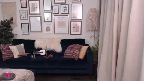 Jade online show from 02.04.25