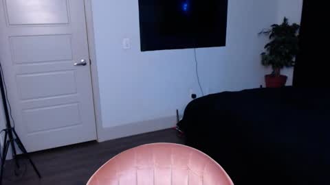 Snapshot of jade1677 chatting on 12.21.25 Jade online show from 12.21.25