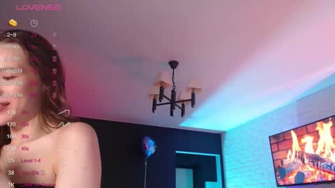 Snapshot of jade__swift chatting on 11.03.25 Jade online show from 11.03.25