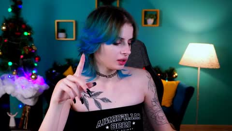 Snapshot of jade_castle chatting on 12.31.24 jade_castle online show from 12.31.24