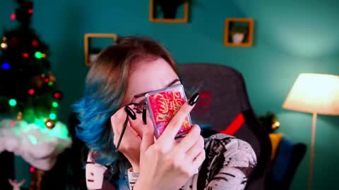 Snapshot of jade_castle chatting on 01.04.25 jade_castle online show from 01.04.25