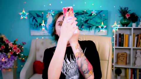 Snapshot of jade_castle chatting on 01.06.25 jade_castle online show from 01.06.25