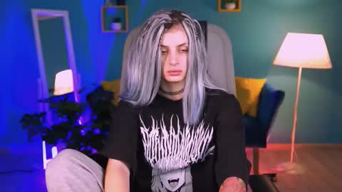 Snapshot of jade_castle chatting on 11.16.25 jade_castle online show from 11.16.25