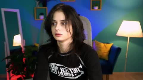 Snapshot of jade_castle chatting on 11.25.25 jade_castle online show from 11.25.25