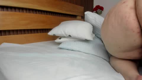 jade_cruz20 online show from 01.15.25