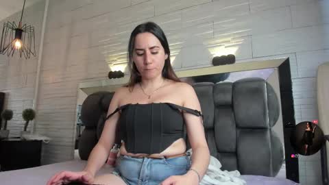  JADE  online show from 12.22.25