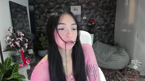 Jade  independent model online show from 12.17.24