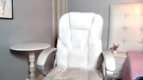 Snapshot of jade_scarllet chatting on 12.28.24 karlla scarlet online show from 12.28.24