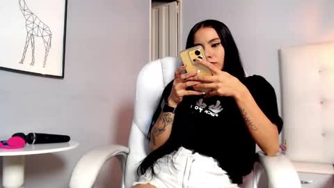 Snapshot of jade_scarllet chatting on 12.31.24 karlla scarlet online show from 12.31.24