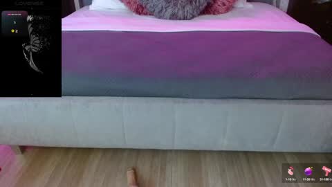 Snapshot of jade_storm_ chatting on 01.15.25 JADE online show from 01.15.25