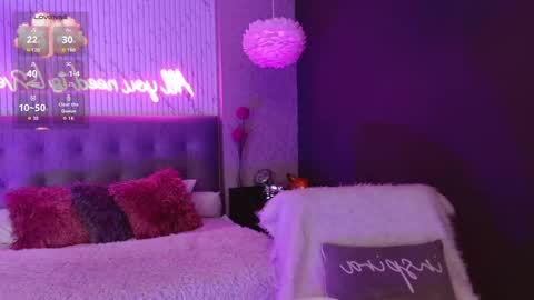 Snapshot of jade_storm_ chatting on 11.23.25 JADE online show from 11.23.25