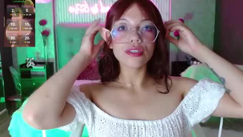 Snapshot of jade_storm_ chatting on 11.24.25 JADE online show from 11.24.25