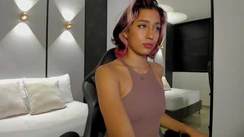 Snapshot of jade_swan_ chatting on 10.30.25 J A D E  online show from 10.30.25