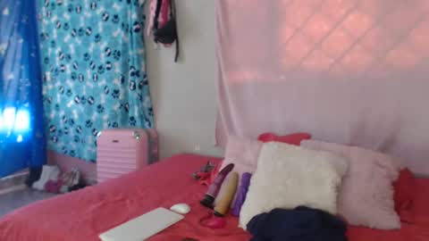 Snapshot of jade_watson19 chatting on 12.07.24 Jade Watson online show from 12.07.24