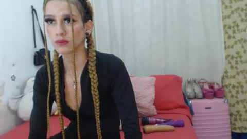 Snapshot of jade_watson19 chatting on 02.17.25 Jade Watson online show from 02.17.25