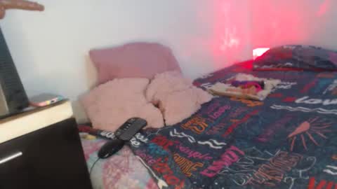 Snapshot of jade_watson19 chatting on 10.22.25 Jade Watson online show from 10.22.25