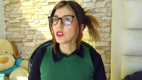 jade white  online show from 05.29.26