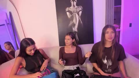 Jade online show from 11.11.25