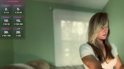 Snapshot of jadeamaryllis_ chatting on 11.20.25 jadeamaryllis_ online show from 11.20.25