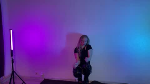 Snapshot of jadebabybloom chatting on 11.14.25 bbbloom online show from 11.14.25