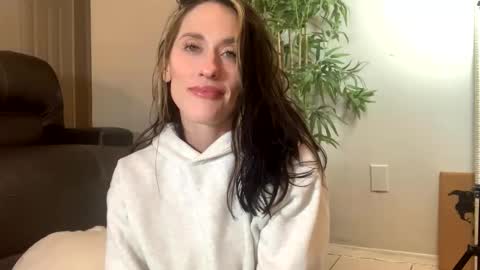 Snapshot of jadeee__ivy chatting on 04.12.26 sexyeyes neverlie online show from 04.12.26