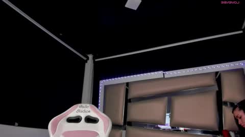 jadeestudios online show from 09.12.25