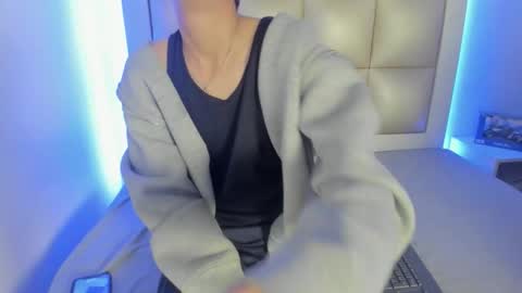 Snapshot of jadeestudios chatting on 01.09.26 jadeestudios online show from 01.09.26