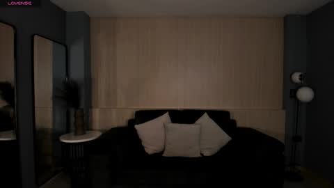 Snapshot of jadeevansx chatting on 11.16.25 JADE EVANS online show from 11.16.25