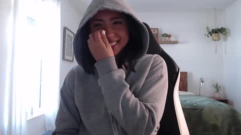 Jade Love online show from 01.14.25