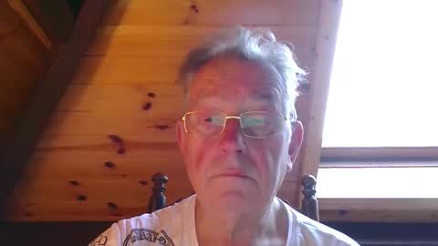 Snapshot of jahanc01 chatting on 09.10.25 Malko online show from 09.10.25