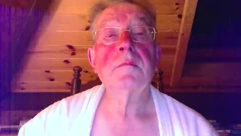 Snapshot of jahanc01 chatting on 09.13.25 Malko online show from 09.13.25